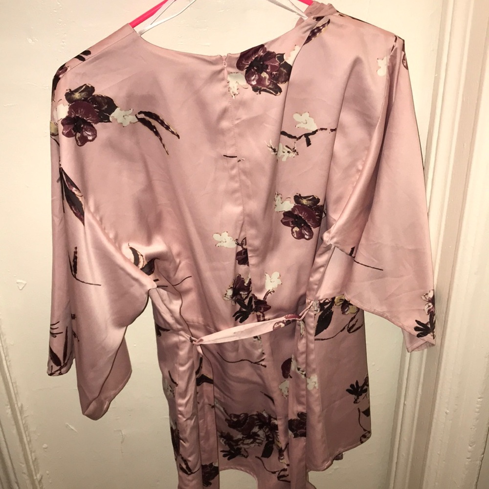 Pink satin romper - Picture 5 of 5